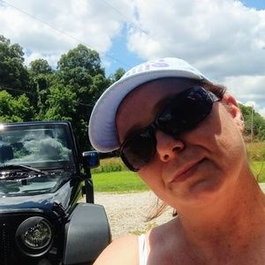 Meet your Posher, Denise